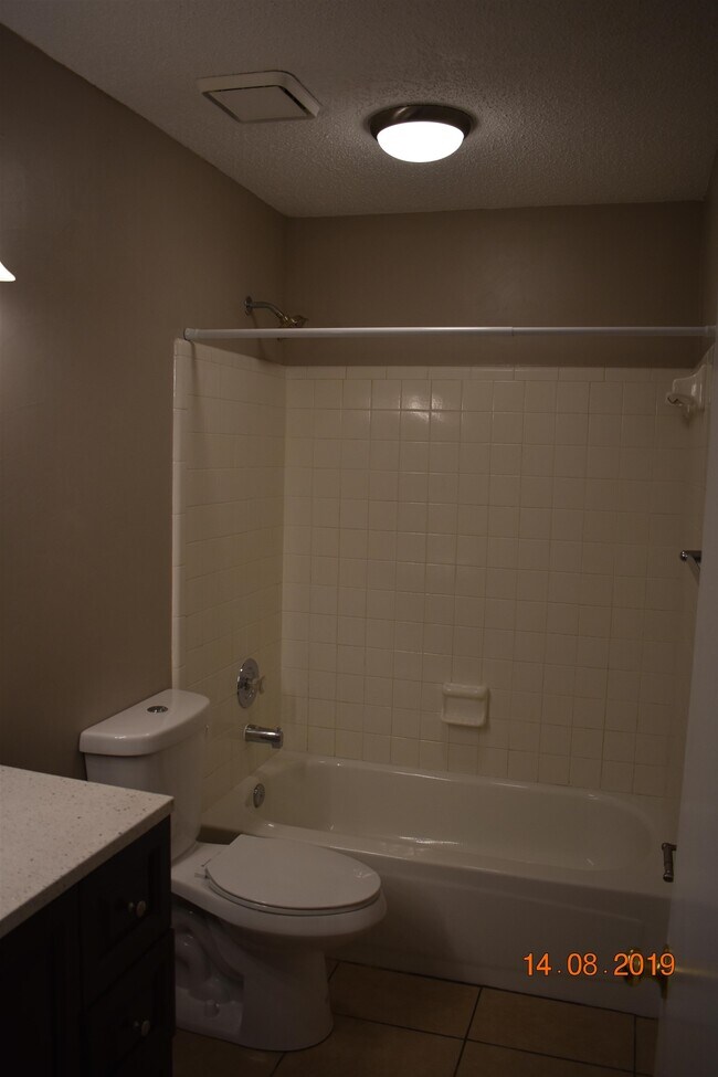 Building Photo - 1802 Falconcrest St