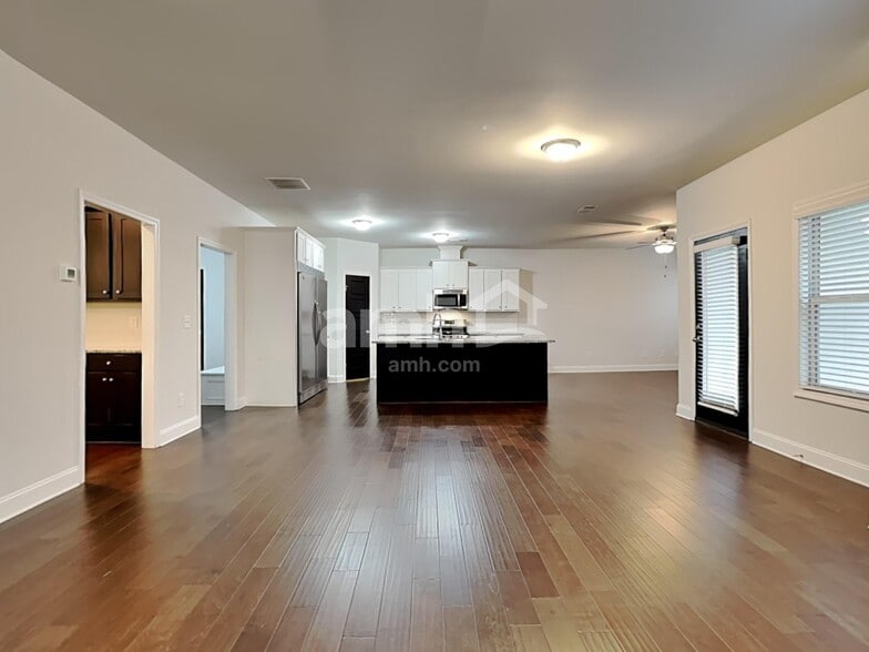 Building Photo - 1279 Victoria Walk Ln