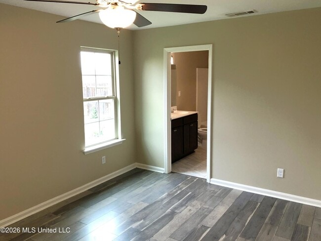 Building Photo - 1126 River Wood Creek W