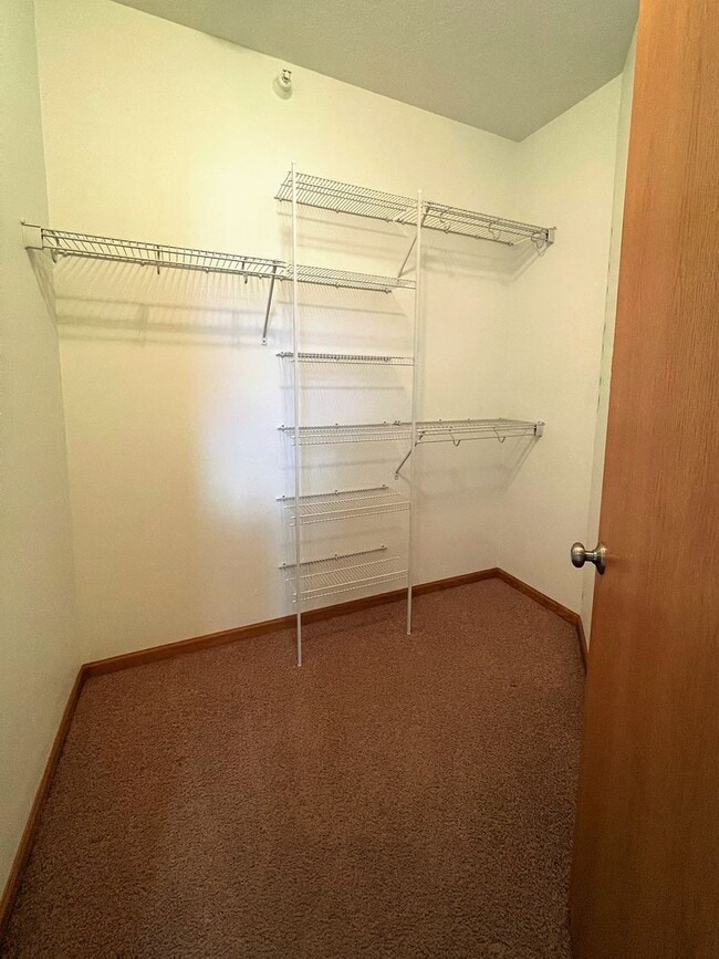 Building Photo - West Ames 1-Bedroom Condo - Garage Included