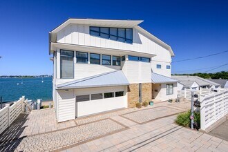 Building Photo - 35 Regatta Rd