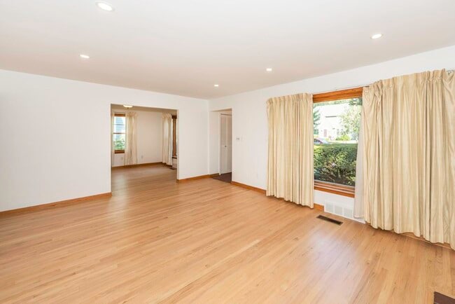 Building Photo - 1616 Morton Ave