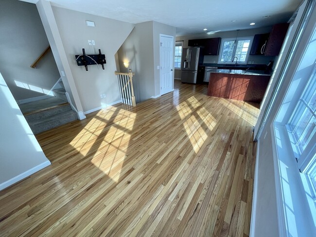 Building Photo - 84 C St