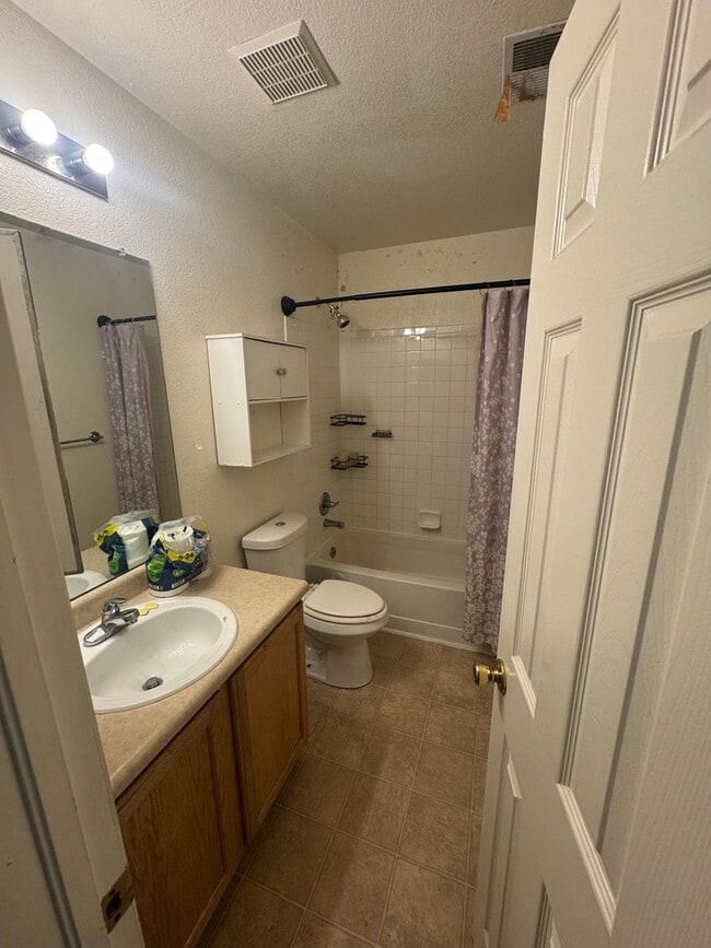 Building Photo - 3 Bed 2.5 Bath near Prairie Dog Meadow Natural Area