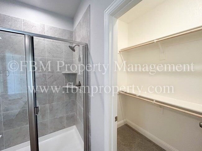 Building Photo - 2903 Layla Drive - Beautiful 3 Bedroom, 2....