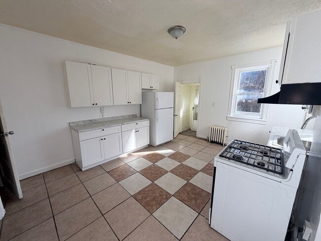 Building Photo - 163 Hoffman Ave