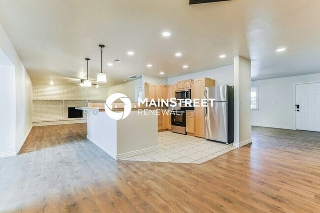 Building Photo - 3 Bedroom Pet-Friendly Home in MESA, AZ with Main Street Renewal