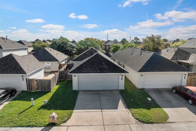 Building Photo - 6443 Mountain Pines Ln