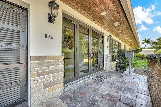 Building Photo - 836 Orchid Dr