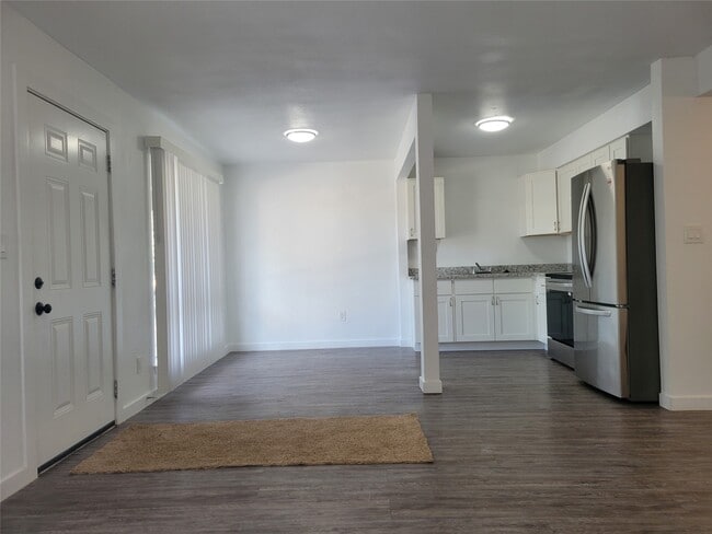 Building Photo - 7823 Detroit St