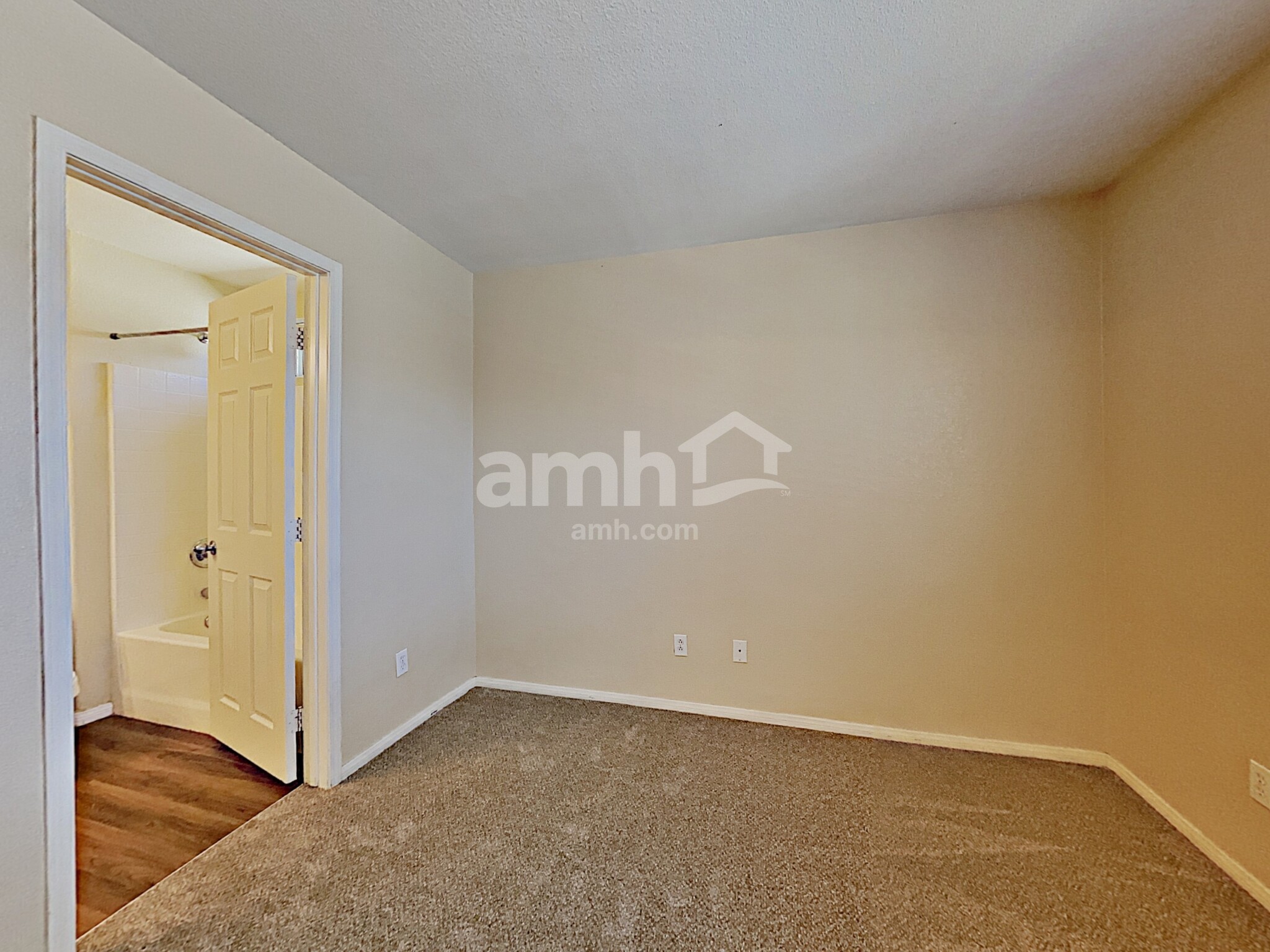 Building Photo - 6526 Brook Cottage Ln
