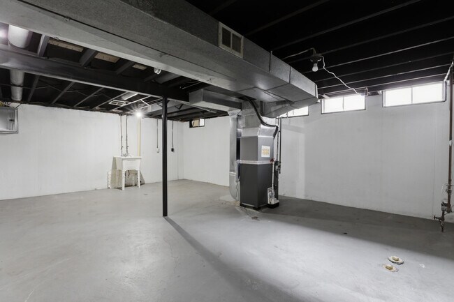 Building Photo - 41427 Larimore Ln