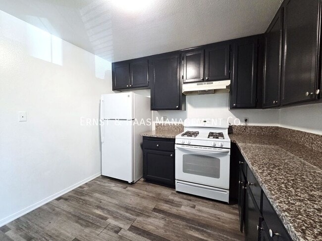 Building Photo - 6673 Hammond Ave C