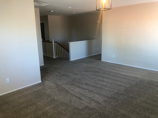 Building Photo - Chardonnay Hills 4 Bedroom