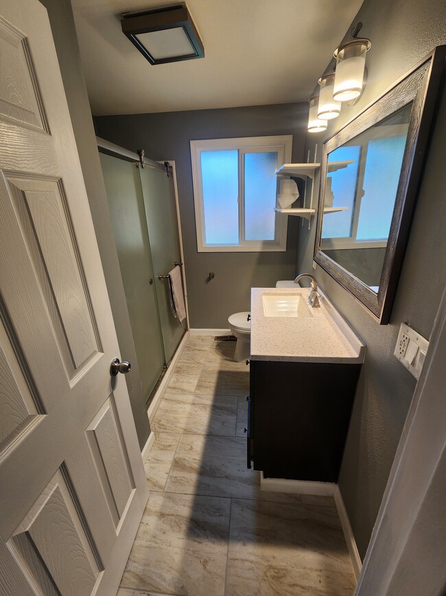 Building Photo - 2075 E Alder St