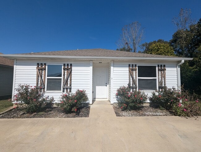 Primary Photo - 2/2 Patio Home in Sulphur Rock