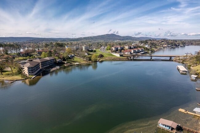 Building Photo - 117 Lookout Point