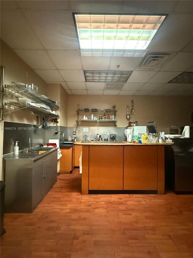 Building Photo - 2475 Brickell Ave