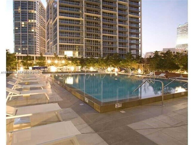 Building Photo - 475 Brickell Ave