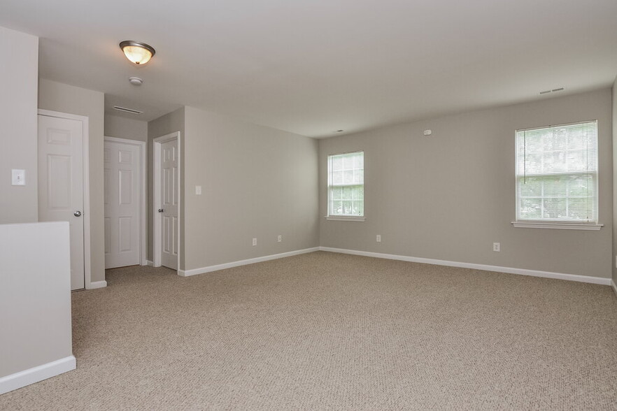 Building Photo - 1452 Cairo Way