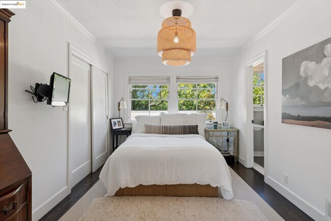 Building Photo - 160 Requa Rd