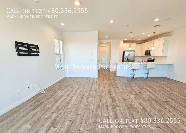 Building Photo - 4021 E Arabian Dr