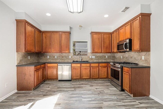 Building Photo - 907 Hinsdale