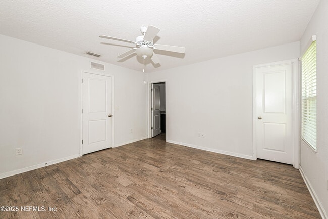 Building Photo - 548 Eiseman Wy