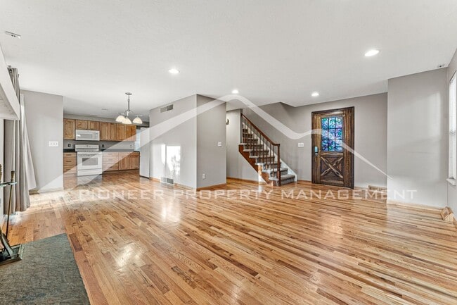 Building Photo - Charming Home with Central AC & 2 Car Garage!