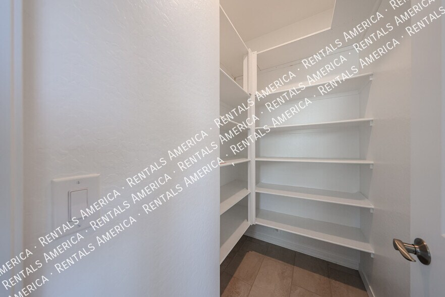 Building Photo - 11128 S 54th Ln