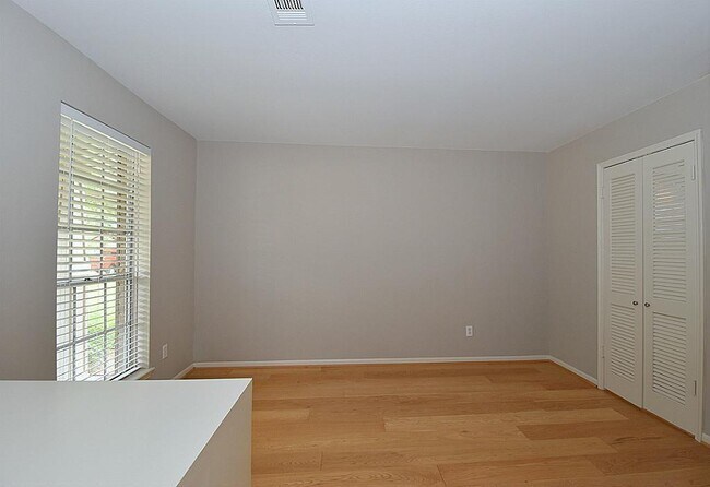 Building Photo - 5902 De Lange Ln