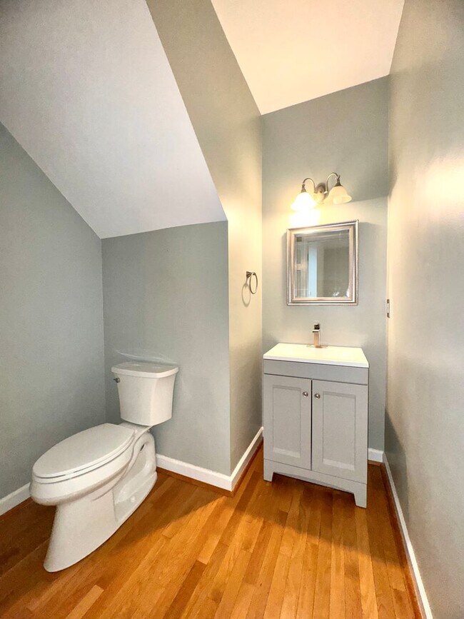 Building Photo - Spacious 4BR 2.5BA Home in Adams Farm with...