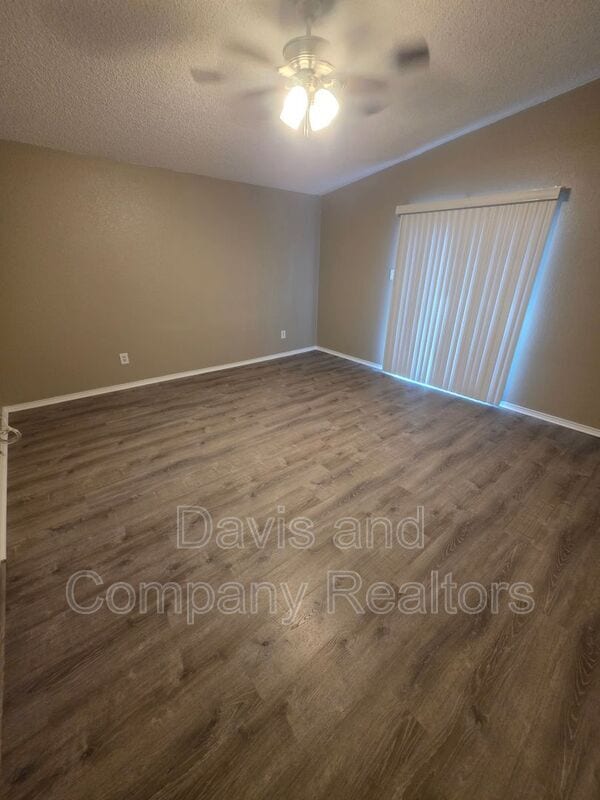 Building Photo - 4422 Fairgate Dr