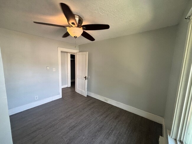 Building Photo - Upper 2 Bedroom Unit of Duplex