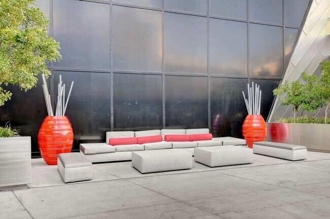 Building Photo - Stunning Strip Views from this Fully Furnished Studio Residence.