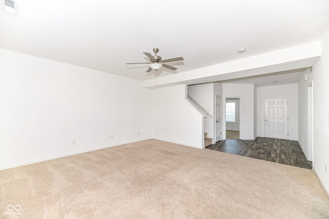 Building Photo - 5375 Maywood Dr