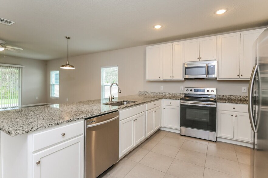 Building Photo - 348 Colony Ct
