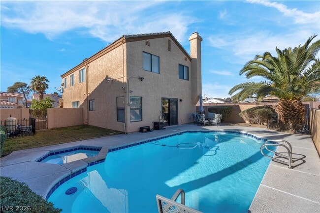 Building Photo - 3949 N Rhine Way