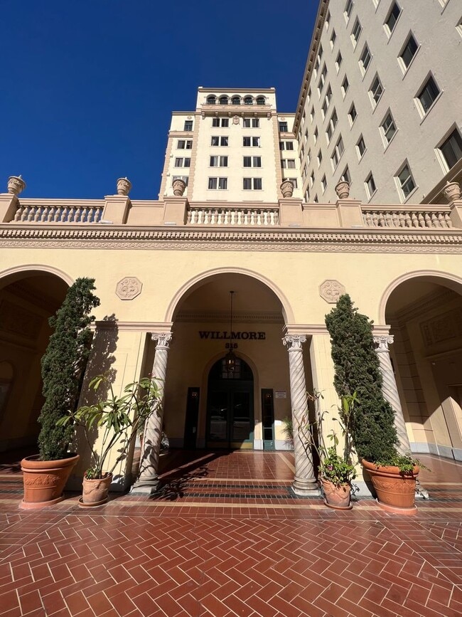 Building Photo - Modern Downtown Long Beach Studio | Utilities Included