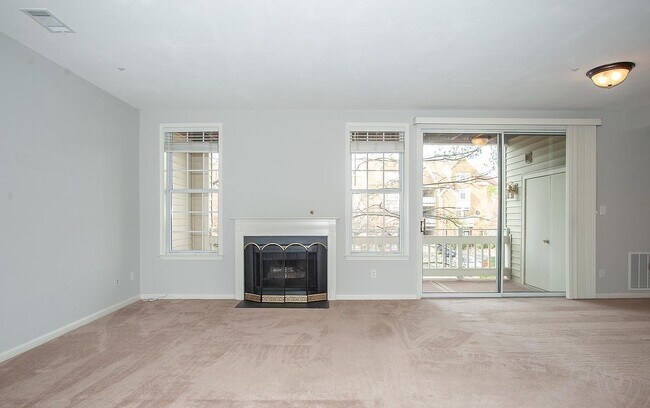 Building Photo - 6954 Ellingham Cir