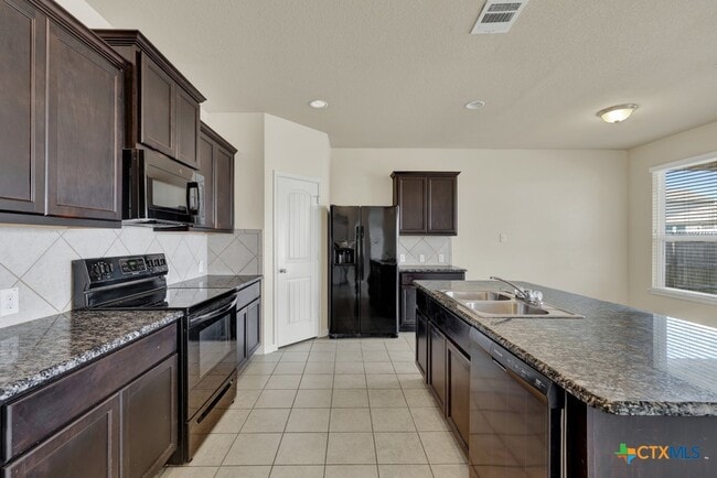 Building Photo - 1355 Fall Cover St