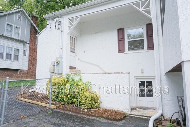 Building Photo - 104 Belvoir Ave