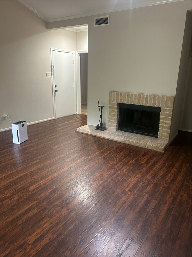 Building Photo - 11711 Memorial Dr