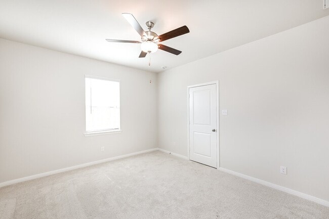 Building Photo - 428 Mustang Trot Dr