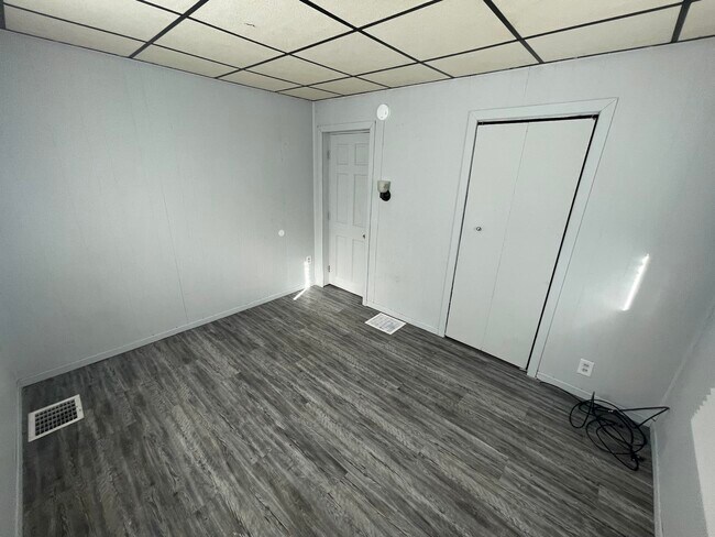 Building Photo - 624 Grant-N