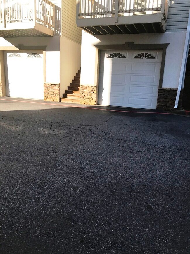 Building Photo - 103 Pickens St