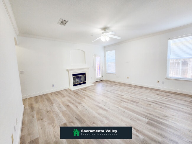 Building Photo - 1901 Yarnell Way