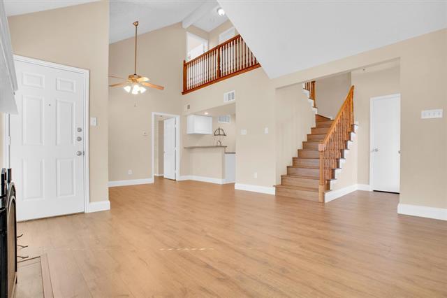 Building Photo - 449 Harris St