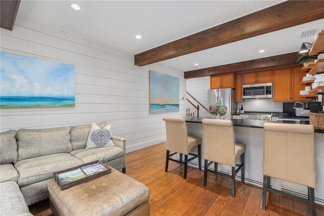 Building Photo - 5 Ledge Rd