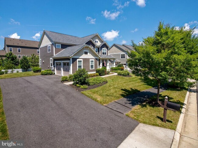 Building Photo - 24925 Quimby Oaks Pl